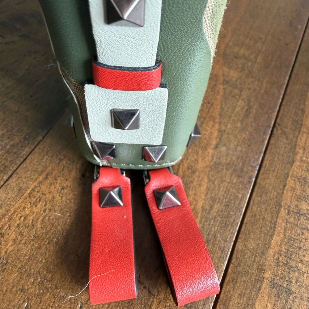 🌟🌟SOLD🌟🌟EUC Valentino Nappa Canvas Camouflage Rockstud Organizer Wallet - Picture 8 of 12